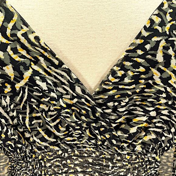 Steve Madden Shannon Chiffon Smocked Blouse Long Sleeve Black Womens Size M NWT - Picture 4 of 13